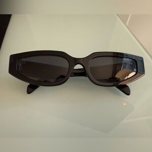 Brand new - Celine Triomphe Grey Cat Eye Ladies Sunglasses CL40269U 01A 54